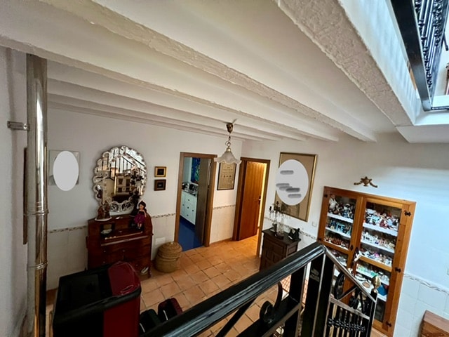 Upper landing with original beams